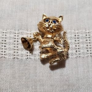 Vintage Avon "Frisky Kitty" Goldtone brooch